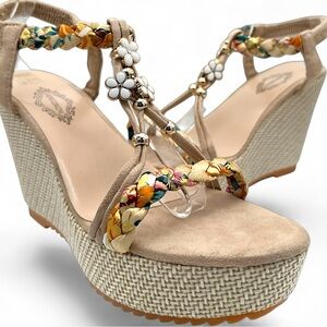 Women’s Size 10 Espadrille Wedge Sandals Floral Braided Charm Beige Platform